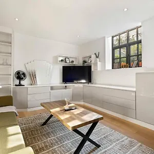 Lux Barn Conversion In , Frodsham United Kingdom