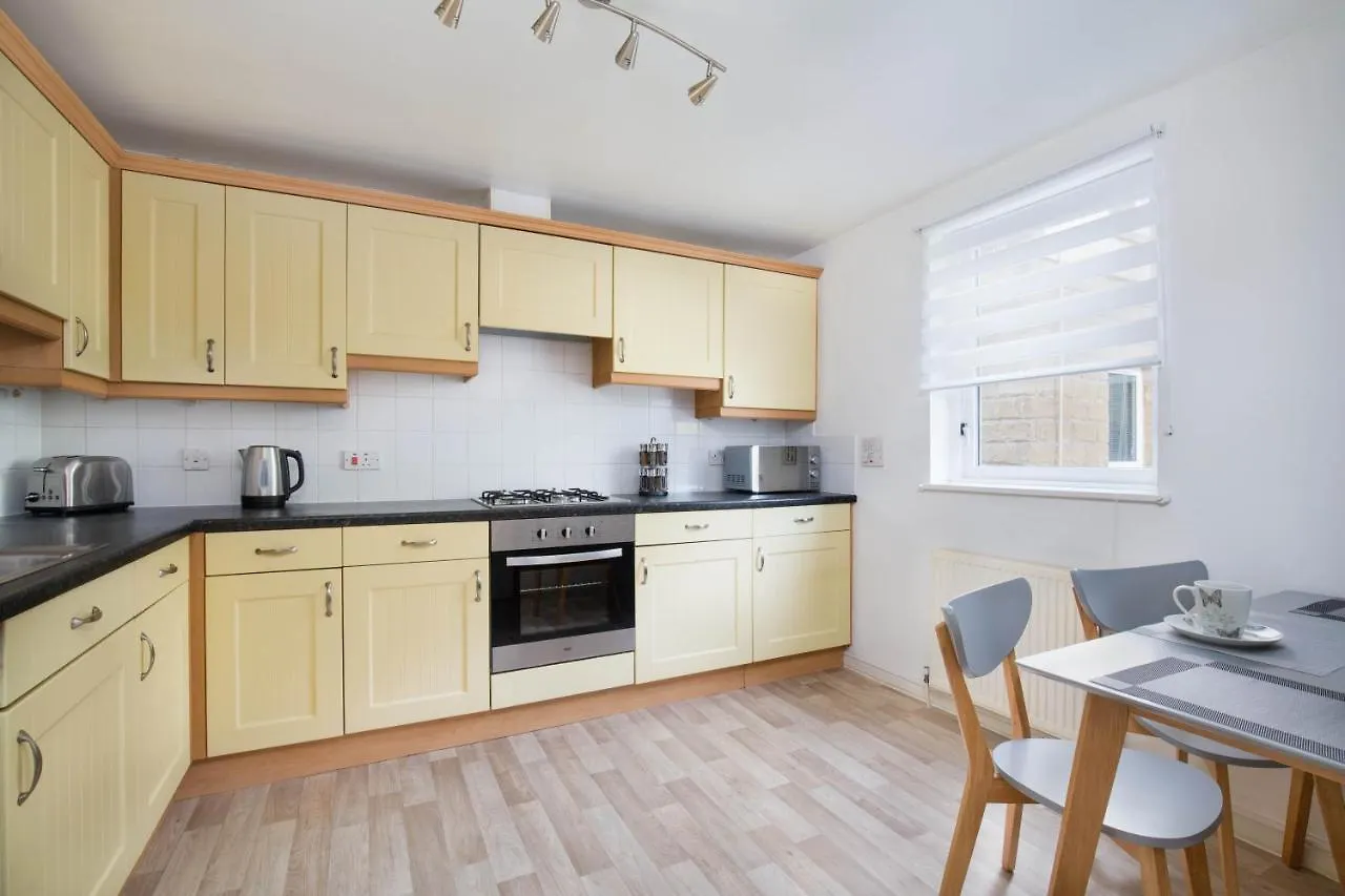 Dicksonfield Groud Floor Apartment Edinburgh