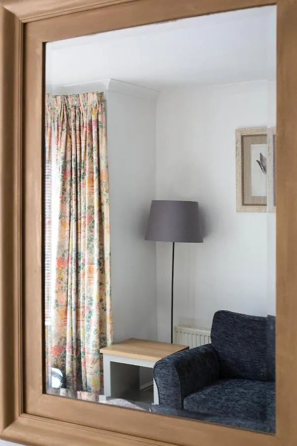 Dicksonfield Groud Floor Apartment Edinburgh